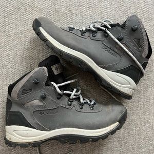 Columbia Women's Newton Ridge Plus Waterproof Amped Hiking Boot - Size 10.5